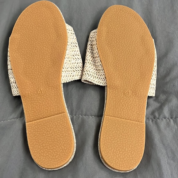 Sandals - Picture 2 of 2